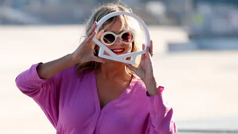 La actriz Emma Suárez, durante el photocall de la película 'La consagración de la primavera' en el Festival de San Sebastián La actriz Emma Suárez, durante el photocall de la película 'La consagración de la primavera' en el Festival de San Sebastián