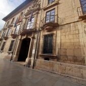 La consejera Piñán niega retrasos en la ampliación del Bellas Artes