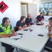 Reunión previa para el simulacro en los túneles el Mascarat Reunión previa para el simulacro en los túneles el Mascarat