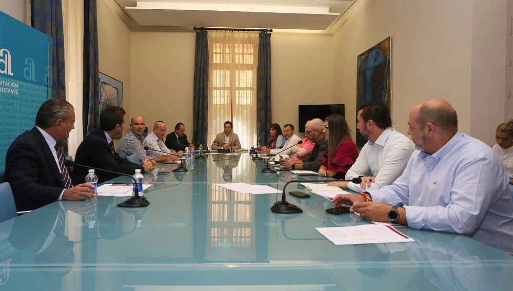 Un momento del encuentro en la Diputación Un momento del encuentro en la Diputación