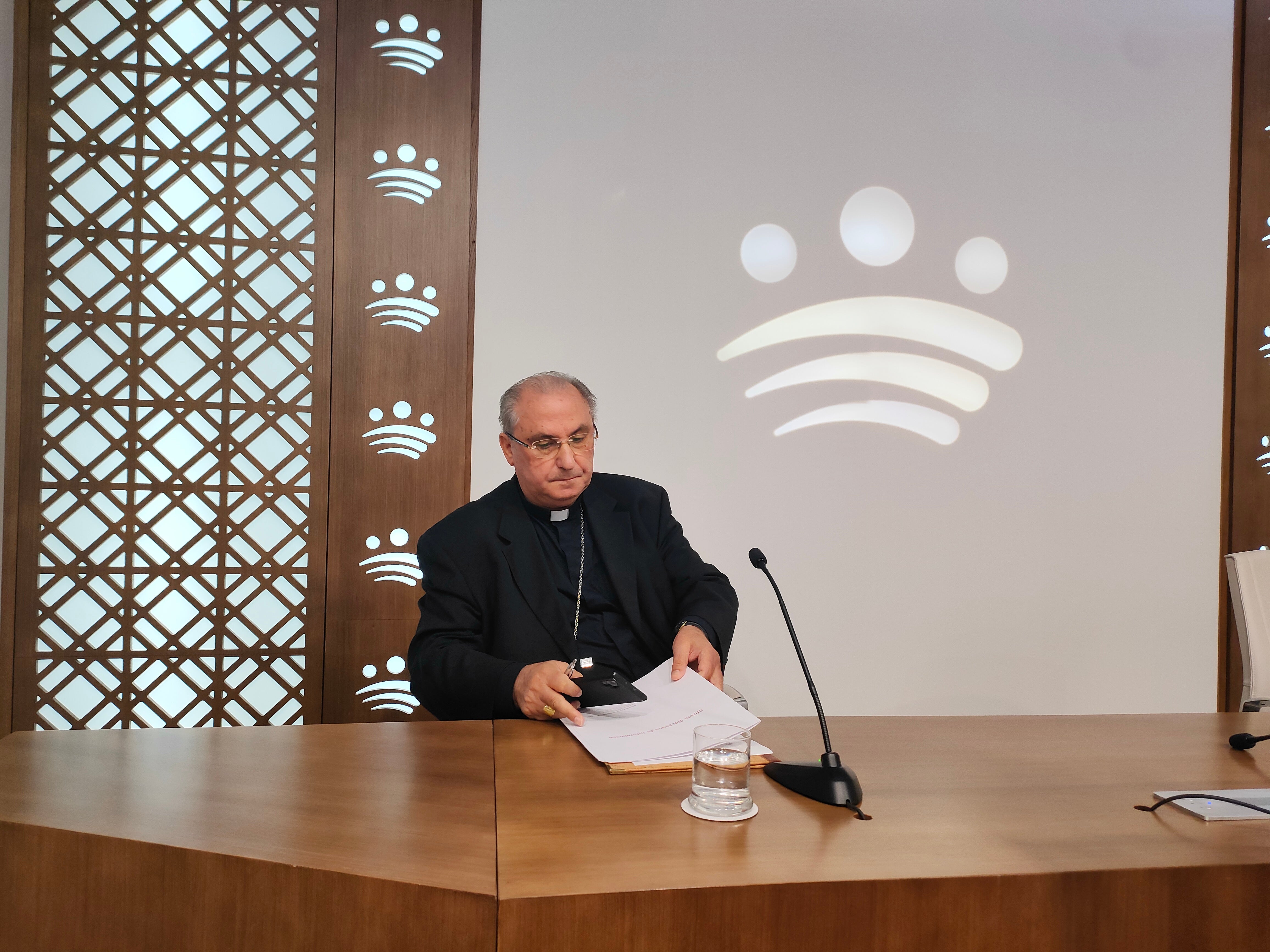 El arzobispo de Mérida-Badajoz, Celso Morga, pide perdón por sus declaraciones sobre la distribución de ayudas El arzobispo de Mérida-Badajoz, Celso Morga, pide perdón por sus declaraciones sobre la distribución de ayudas