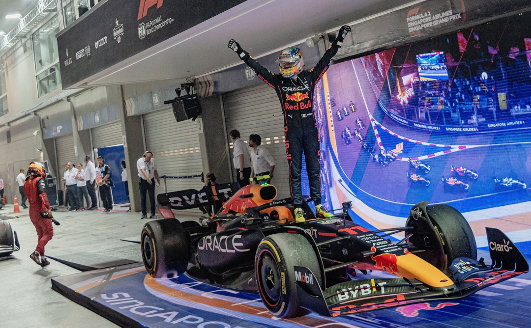 'Checo' Pérez gana en Singapur por delante de Leclerc y de Sainz 'Checo' Pérez gana en Singapur por delante de Leclerc y de Sainz