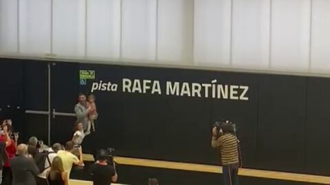 Rafa Martínez da nombre a la pista 3 de l'Alquería del Basket