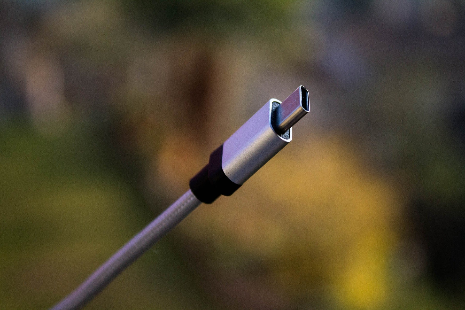 El Parlamento Europeo aprueba el USB-C como cargador único para todos los dispositivos electrónicos El Parlamento Europeo aprueba el USB-C como cargador único para todos los dispositivos electrónicos