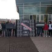 Familiares de las víctimas del Alvia exigen justicia a las puertas de la Cidade la Cultura Familiares de las víctimas del Alvia exigen justicia a las puertas de la Cidade la Cultura