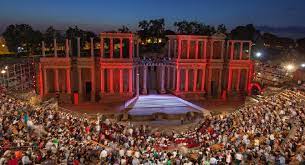 El Festival de Teatro Clásico de Mérida recibe la Medalla de Oro 2022 que concede la Academia de Artes Escénicas El Festival de Teatro Clásico de Mérida recibe la Medalla de Oro 2022 que concede la Academia de Artes Escénicas