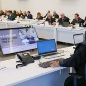 La jueza Elena Fernández preside la sala en la que se celebra el juicio a los acusados por el accidente del tren Alvia. La jueza Elena Fernández preside la sala en la que se celebra el juicio a los acusados por el accidente del tren Alvia.