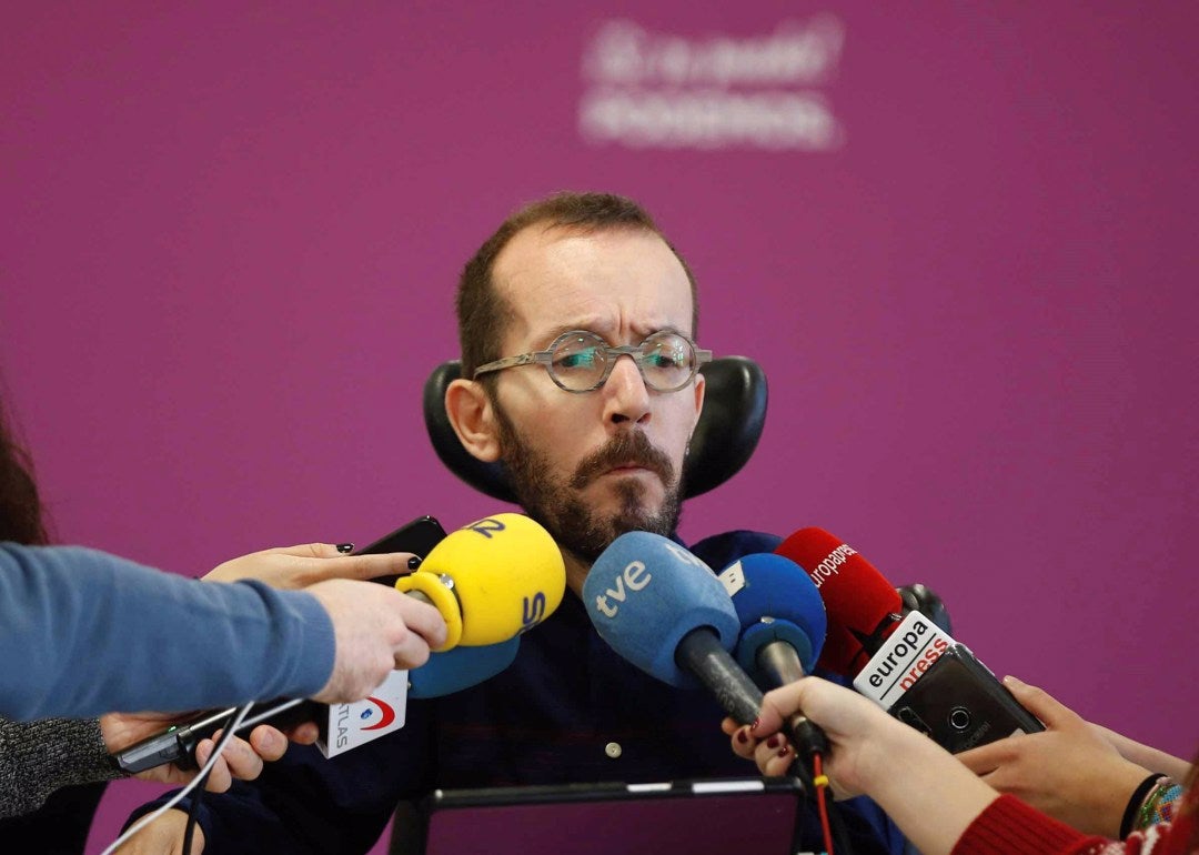 Echenique acusa al PSOE de "deslealtad" por "ocultar" la subida del gasto en Defensa pero no romperán el Gobierno Echenique acusa al PSOE de "deslealtad" por "ocultar" la subida del gasto en Defensa pero no romperán el Gobierno