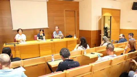 Patronal e sindicatos non chegan a un acordo para asinar o acordo Reunión entre sindicatos e patronal