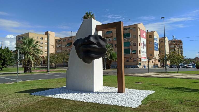 El memorial para las víctimas de la covid-19 en Alicante se queda donde está El memorial para las víctimas de la covid-19 en Alicante se queda donde está