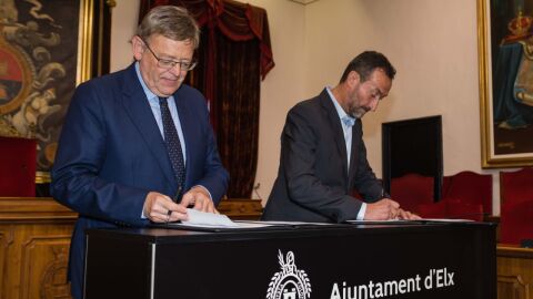 Ximo Puig y Carlos González firman el protocolo de compensación por los terrenos de la UMH.