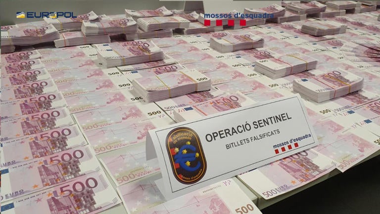 La Policía desarticula una banda de falsificadores de billetes de 500€ La Policía desarticula una banda de falsificadores de billetes de 500€