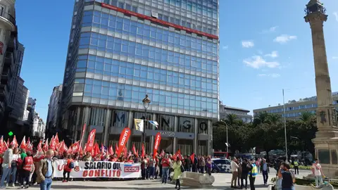Manifestación CCOO y UGT En el Obelisco de A Coruña