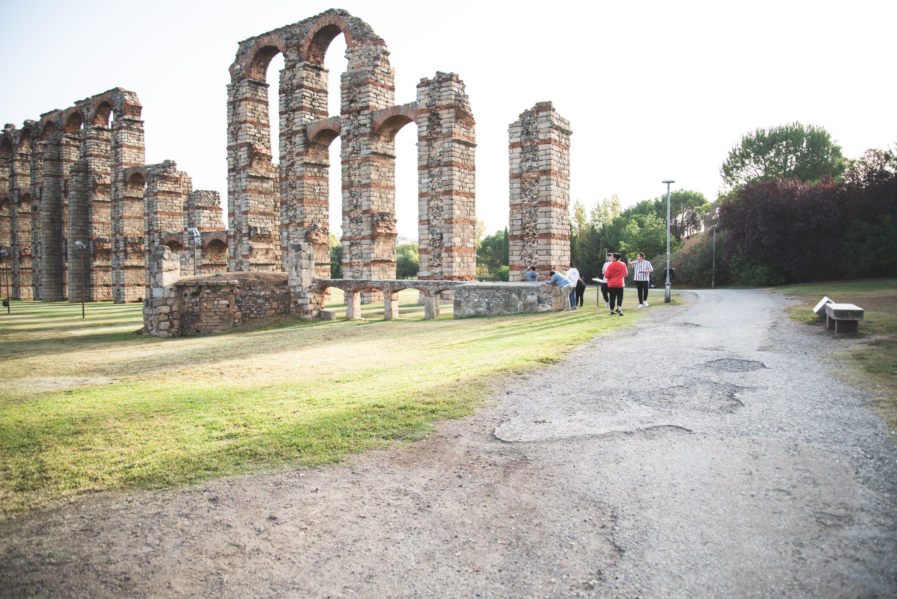 La pavimentación de los jardines del río Albarregas se mejorarán para poner en valor este espacio La pavimentación de los jardines del río Albarregas se mejorarán para poner en valor este espacio