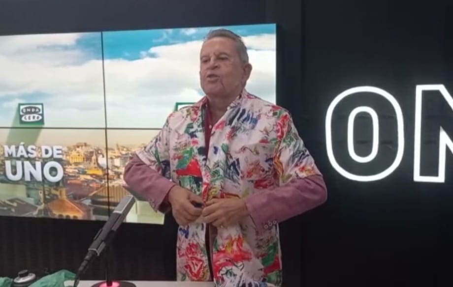 Josemi rechaza el regalo de Santi García Cremades: "Yo esta camisa no me la pongo" Josemi rechaza el regalo de Santi García Cremades: "Yo esta camisa no me la pongo"