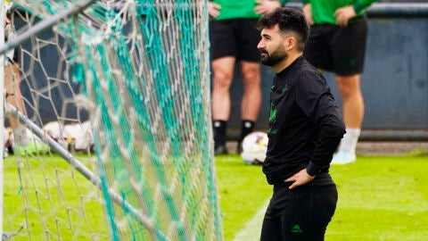 Guillermo Fern&aacute;ndez Romo - entrenador del Racing