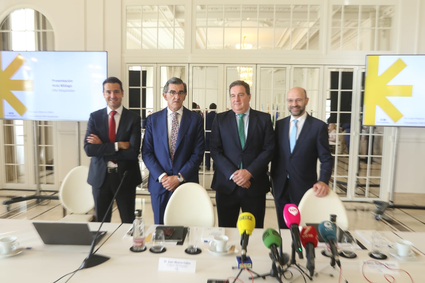 Dr. Juan Abarca: "Buscamos ofrecer a los pacientes la mejor calidad asistencial posible" Dr. Juan Abarca: "Buscamos ofrecer a los pacientes la mejor calidad asistencial posible"