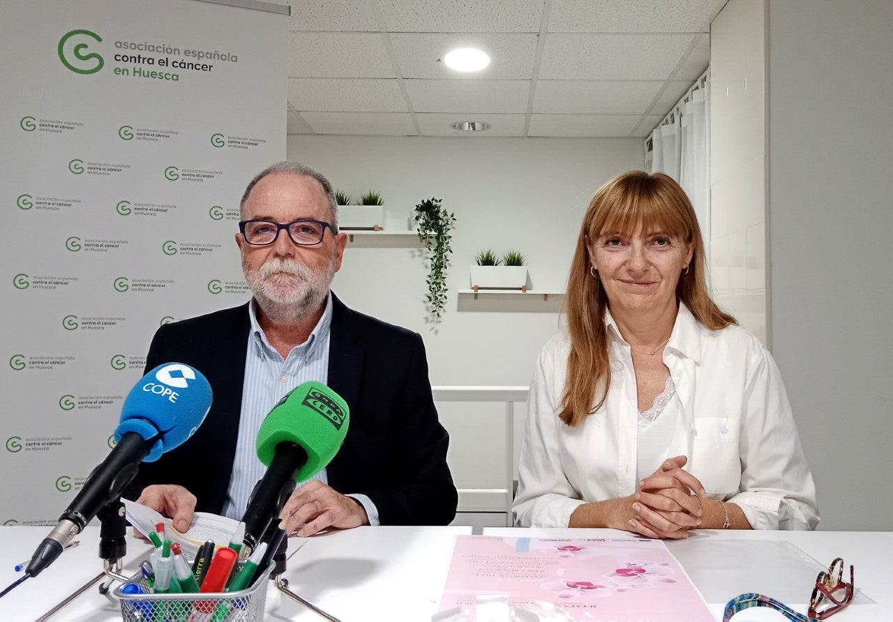 La AECC organiza la mesa debate “Mujer, cáncer y equidad” La AECC organiza la mesa debate “Mujer, cáncer y equidad”