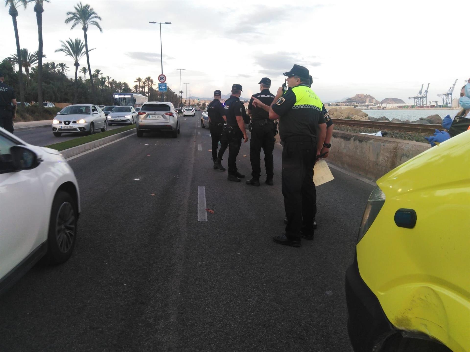 Muere arrollado por el tren de cercanías Alicante-Murcia Muere arrollado por el tren de cercanías Alicante-Murcia