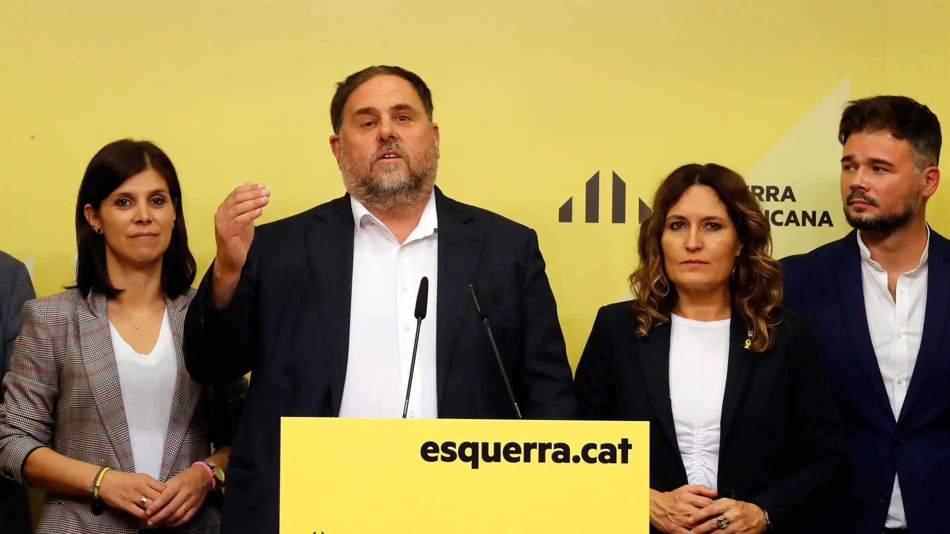 El presidente de ERC, Oriol Junqueras, junto a la secretaria general del partido, Marta Vilalta, la consejera de Presidencia, Laugra Vilagrà, y el diputado Gabriel Rufián.