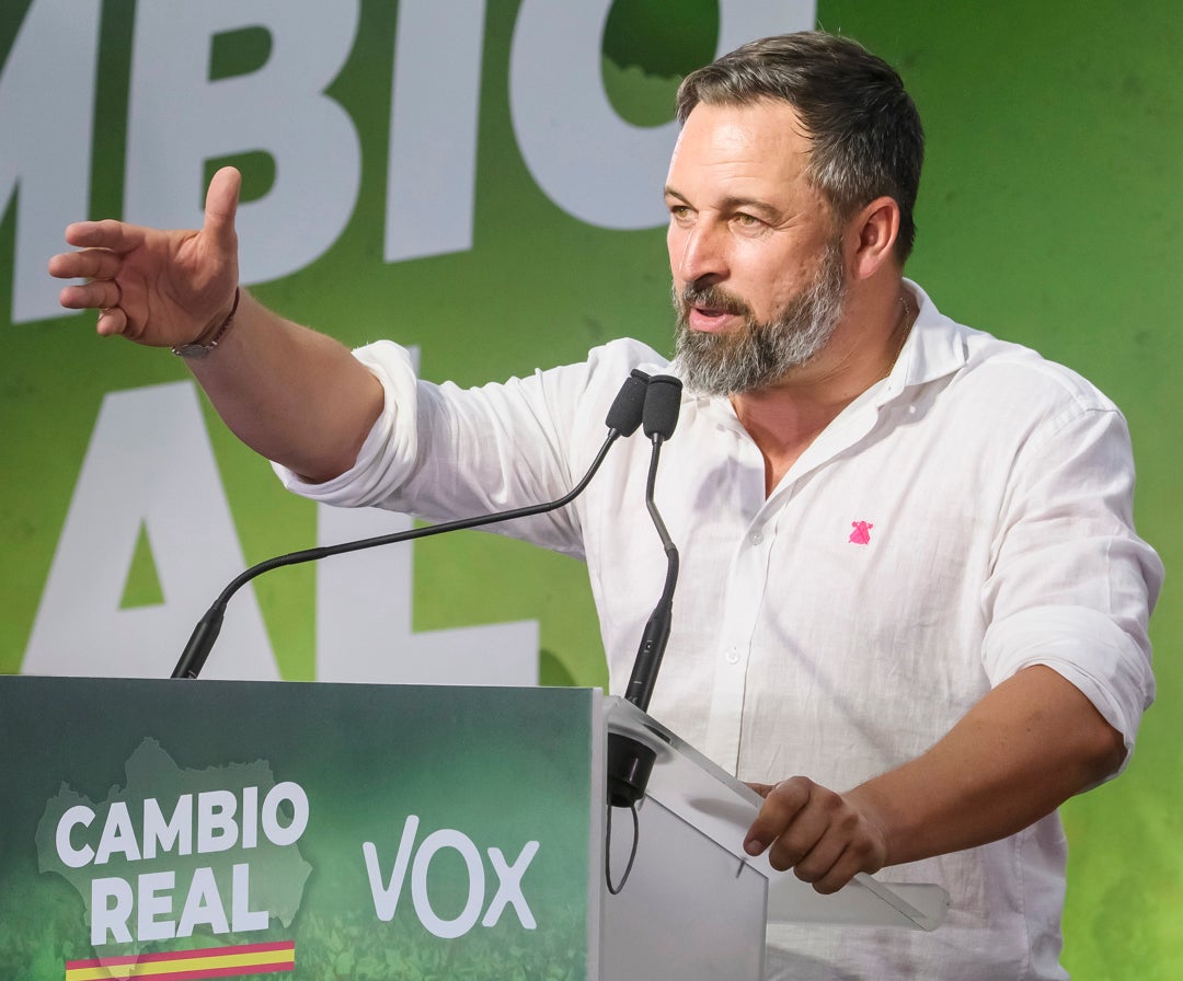 Abascal califica de "tonterías" los insultos machistas del colegio mayor Elías Ahuja Abascal califica de "tonterías" los insultos machistas del colegio mayor Elías Ahuja