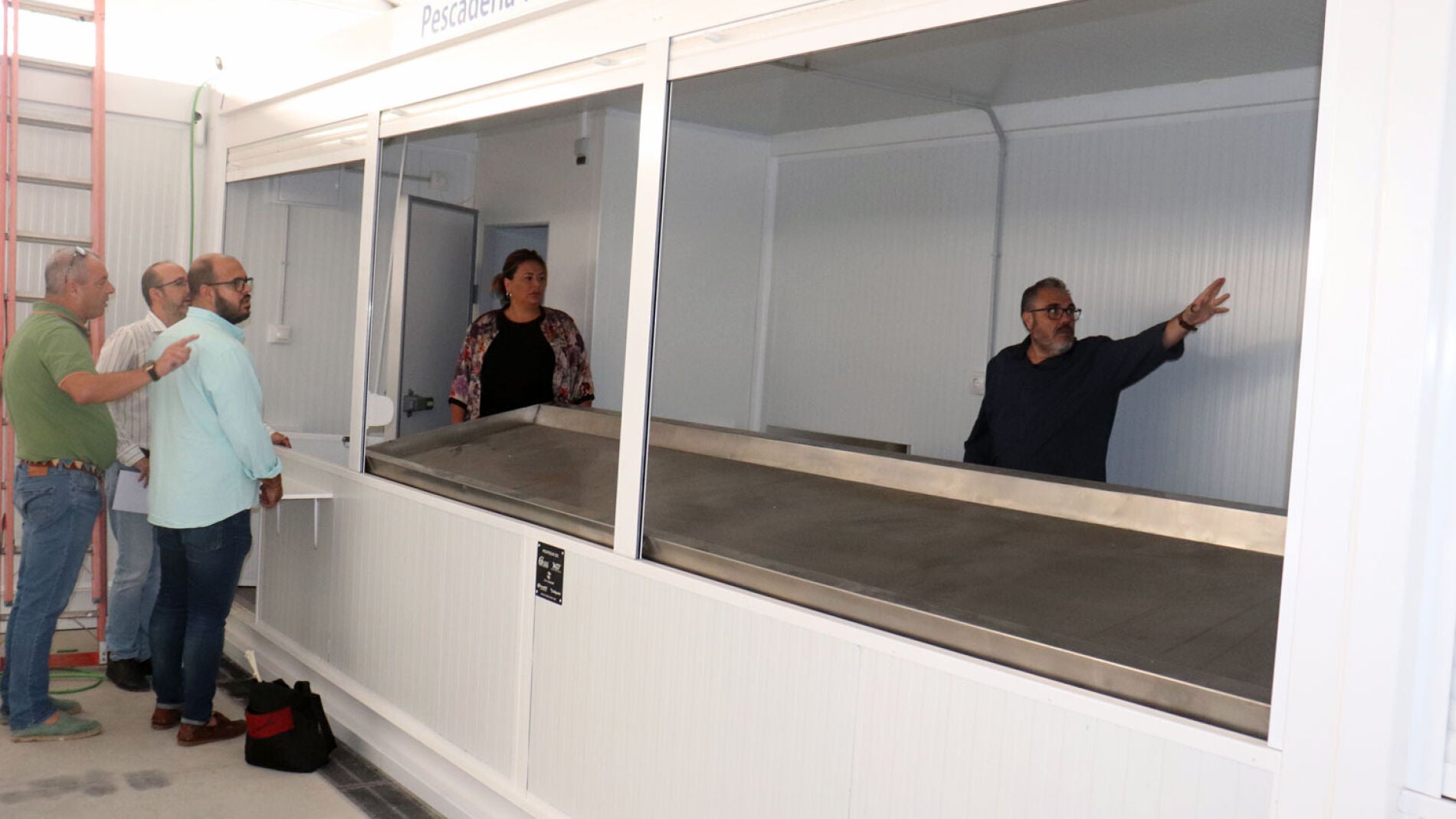 Instantes de la visita a la plaza provisional de Puerto Real