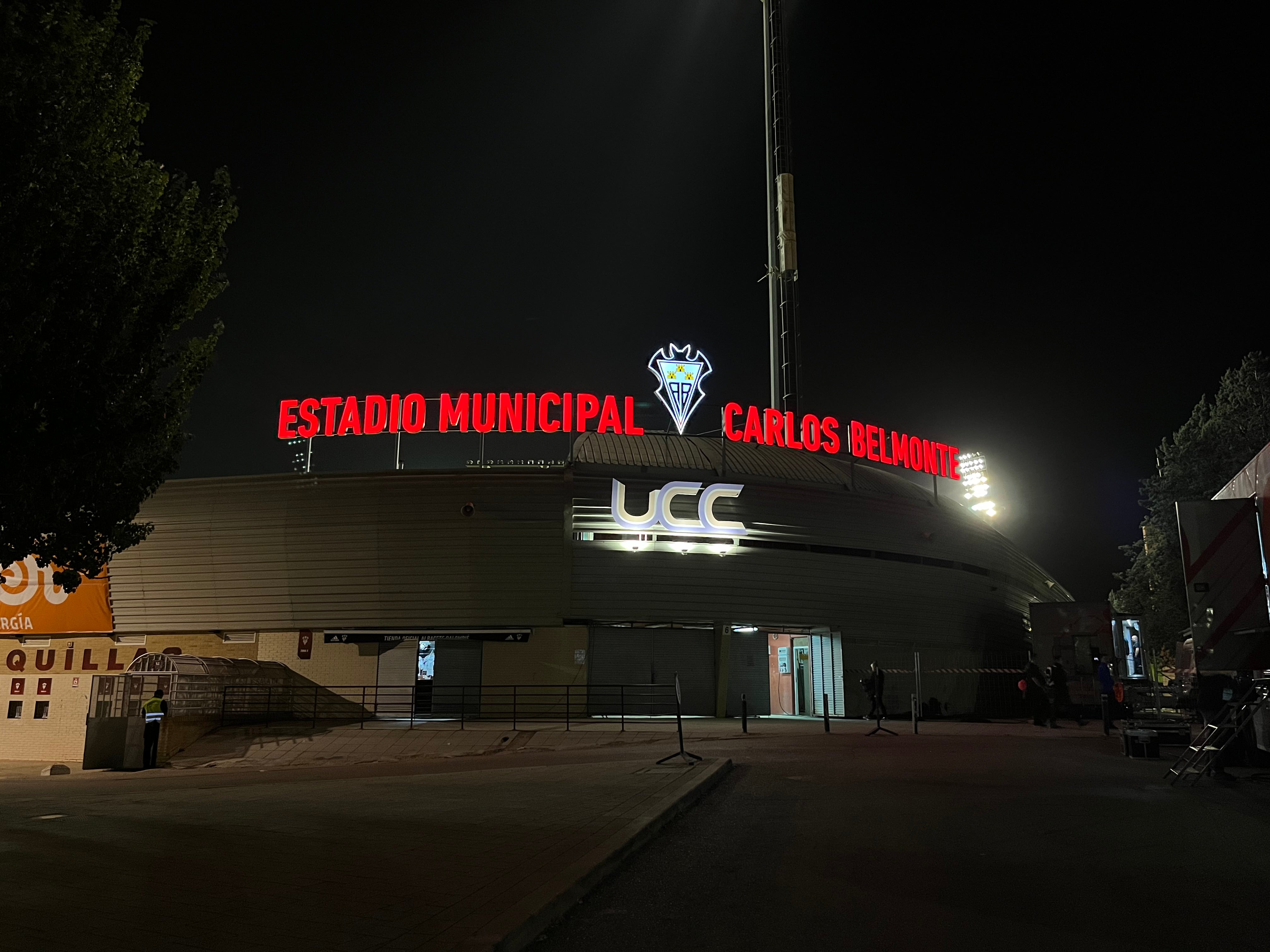 Los campos de césped artificial del Carlos Belmonte se llamarán 'Alba Redondo' Los campos de césped artificial del Carlos Belmonte se llamarán 'Alba Redondo'