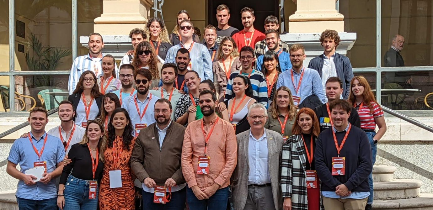 Adrián Barbón clausuró en Llanes la Escuela de Otoño de Juventudes Socialistas de Asturias Adrián Barbón clausuró en Llanes la Escuela de Otoño de Juventudes Socialistas de Asturias