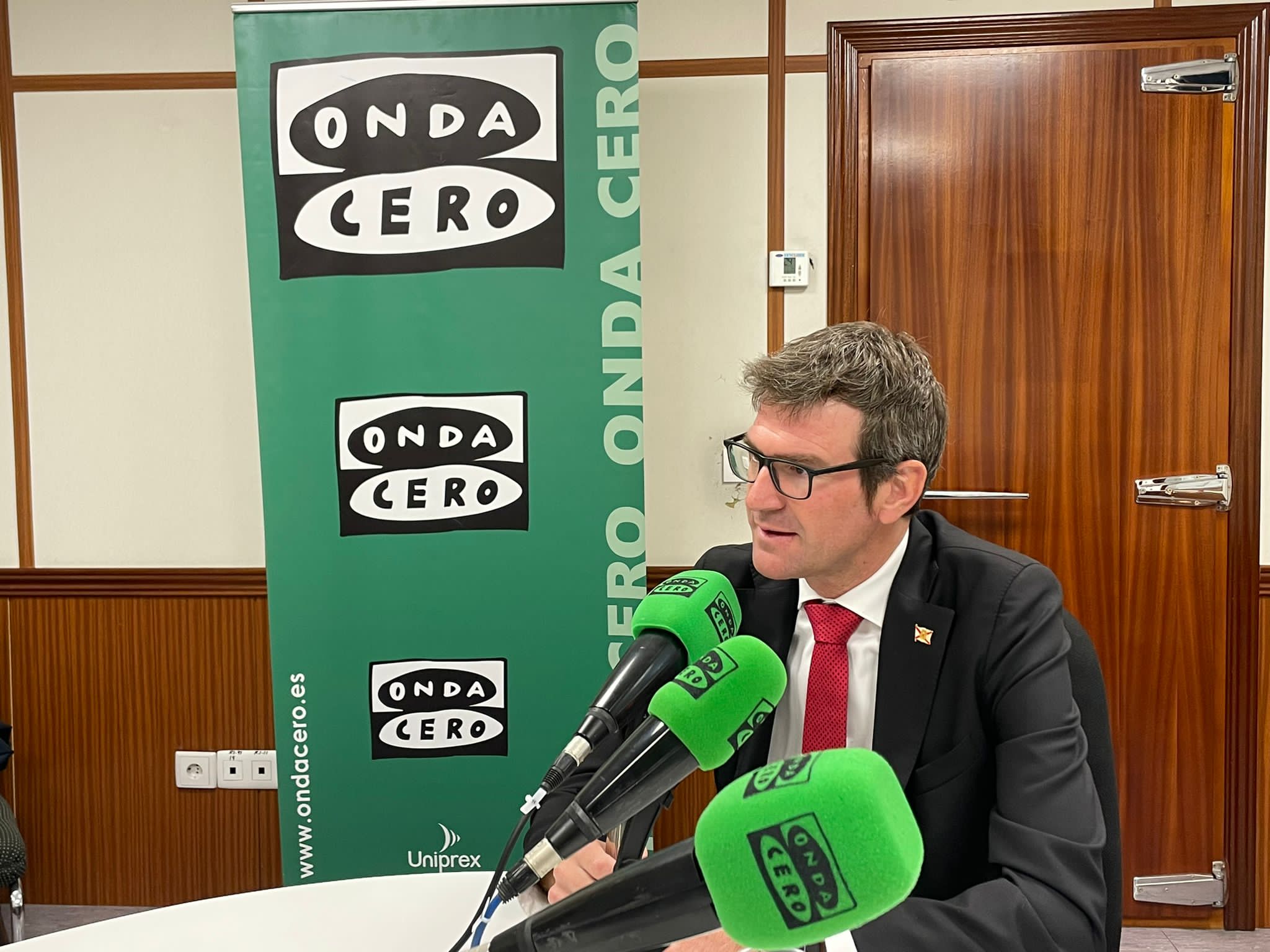 EL alcalde se cuestiona apagar las luces de Navidad a las diez de la noche EL alcalde se cuestiona apagar las luces de Navidad a las diez de la noche