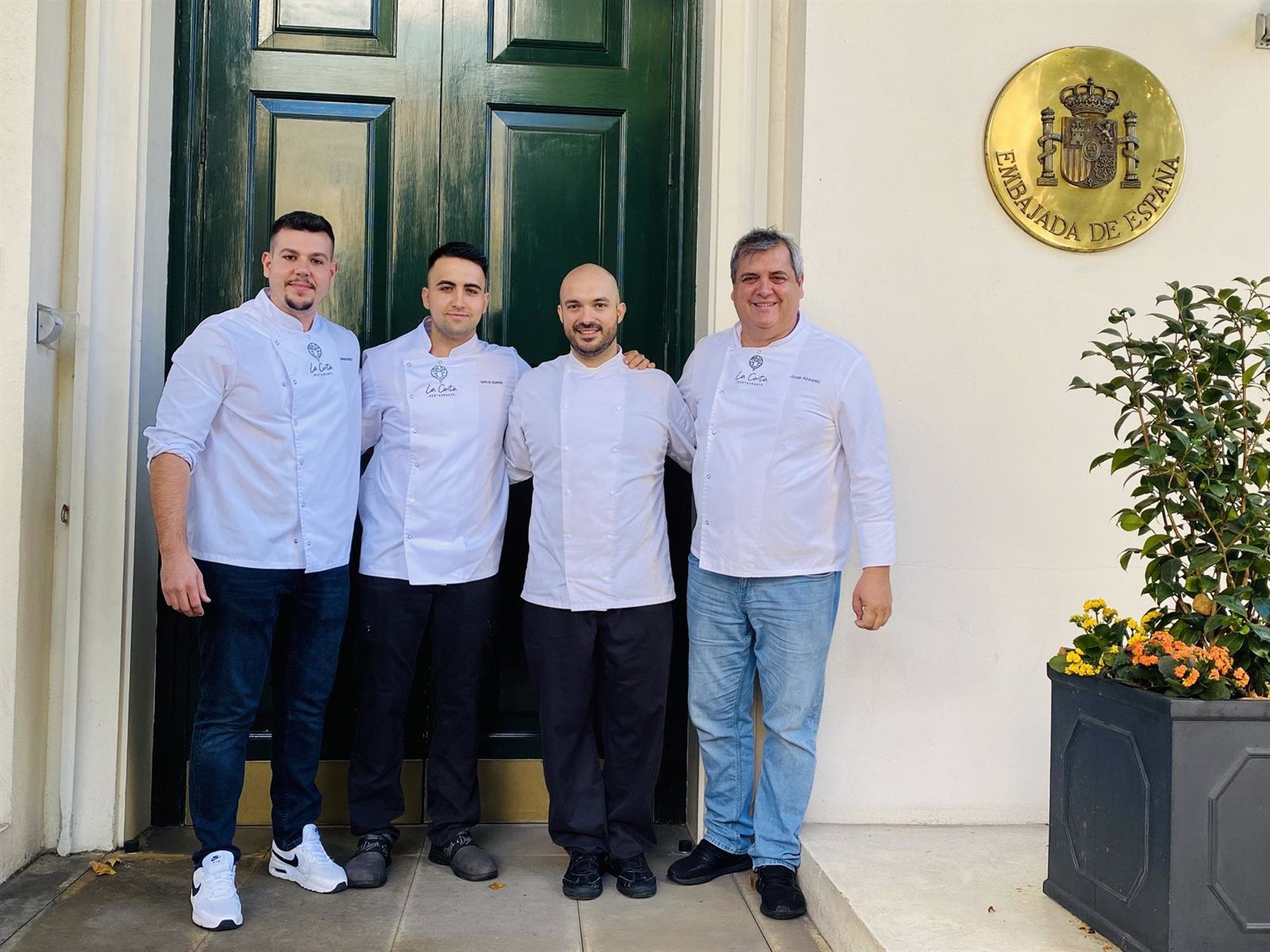 El chef José Álvarez se encargará del cóctel del Día de la Hispanidad en la Embajada española en Londres El chef José Álvarez se encargará del cóctel del Día de la Hispanidad en la Embajada española en Londres