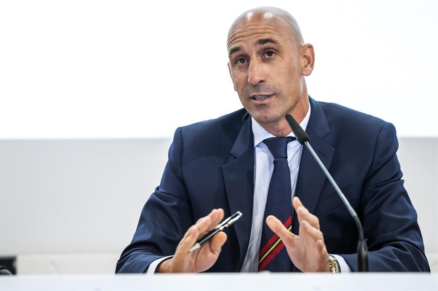 Rubiales: "El mayor embajador de la Superliga no es Florentino ni Laporta, es Tebas" Rubiales: "El mayor embajador de la Superliga no es Florentino ni Laporta, es Tebas"