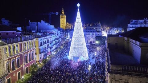 Encendido del Árbol de Navidad digital más alto de Europa