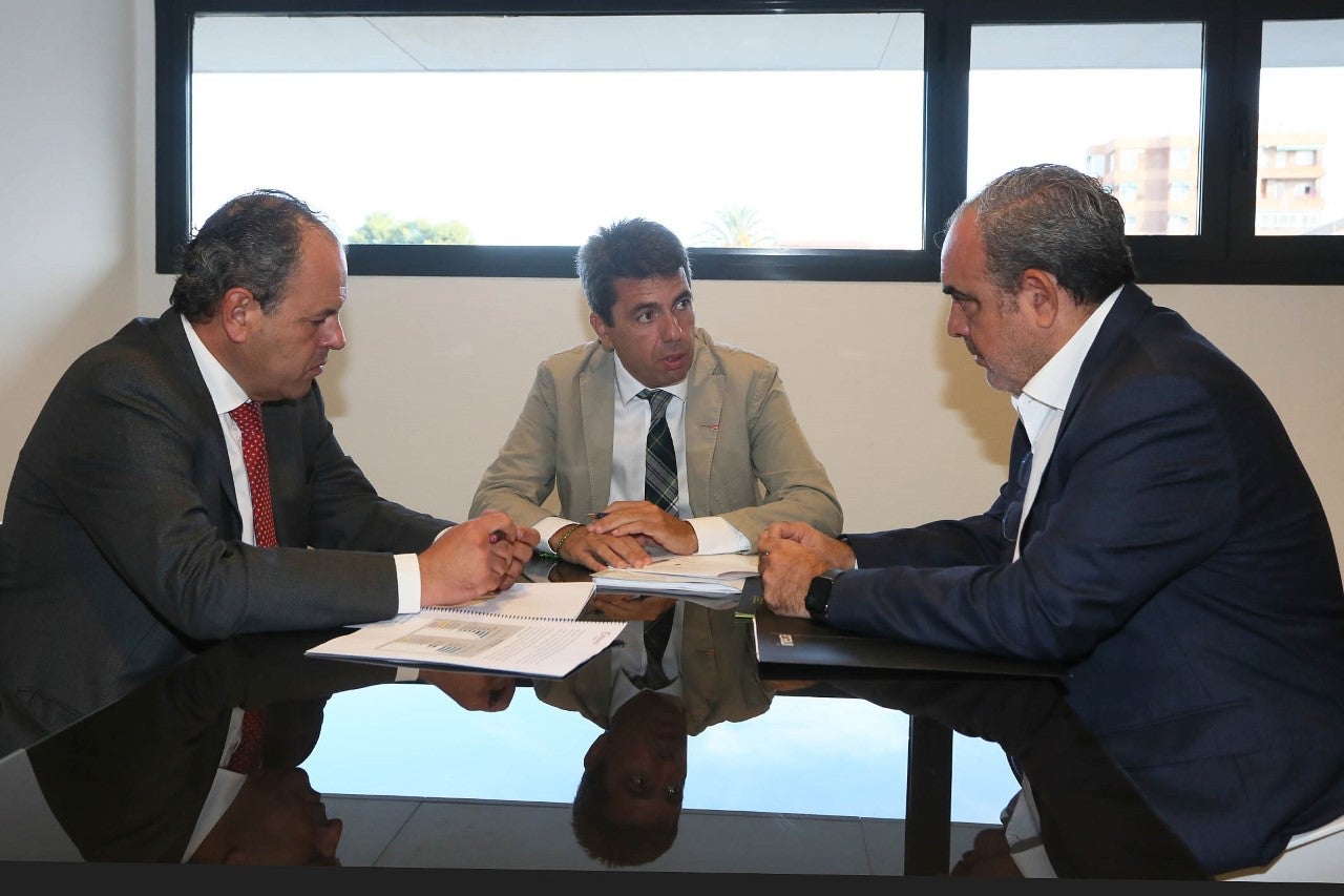 Carlos Mazón se suma a las movilizaciones convocadas por la CEV, la Cámara de Comercio e INECA Carlos Mazón se suma a las movilizaciones convocadas por la CEV, la Cámara de Comercio e INECA