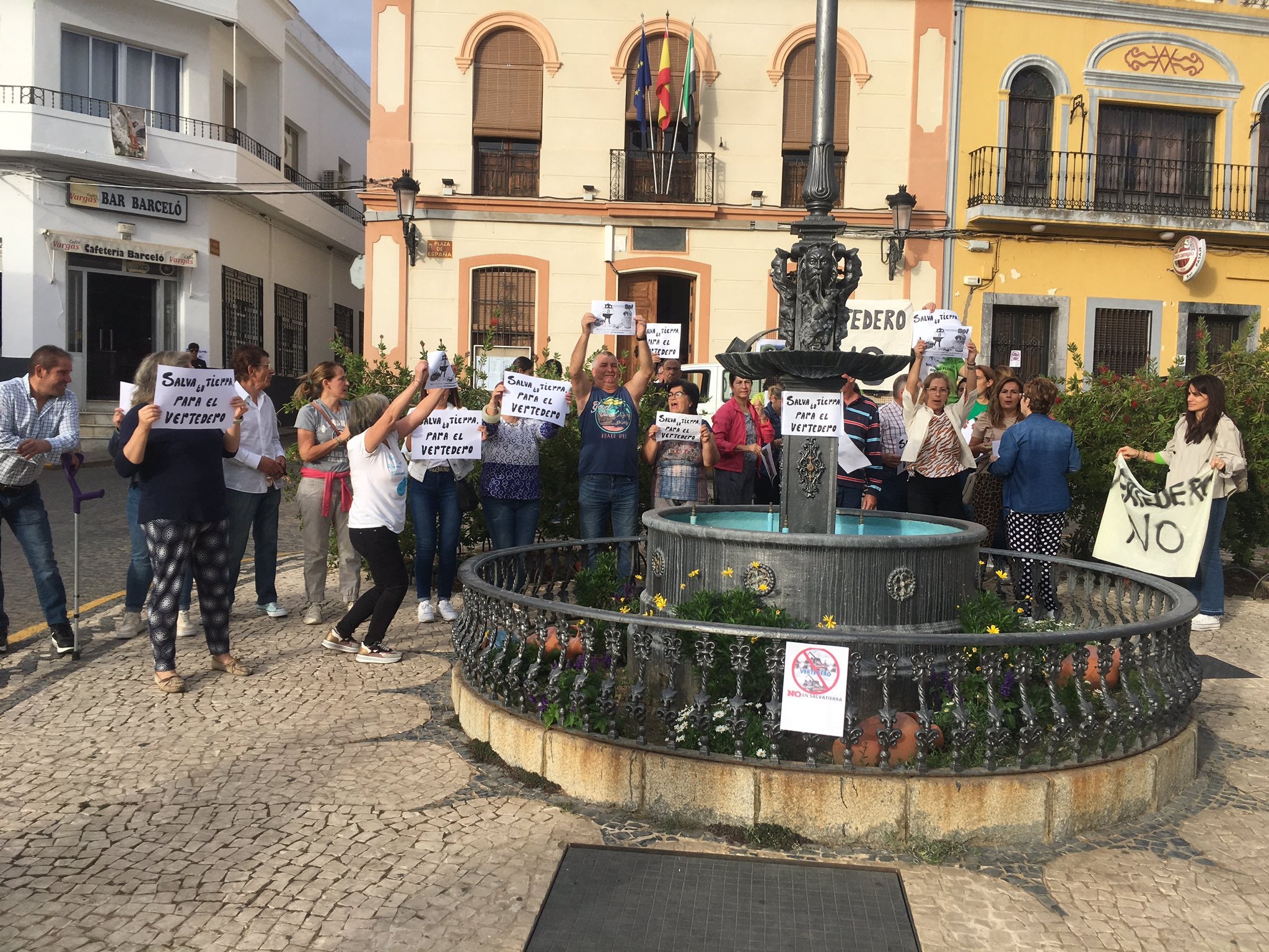 La promotora del macrovertedero de Salvatierra asegura que la planta tratará un 20 por ciento de residuos peligrosos La promotora del macrovertedero de Salvatierra asegura que la planta tratará un 20 por ciento de residuos peligrosos