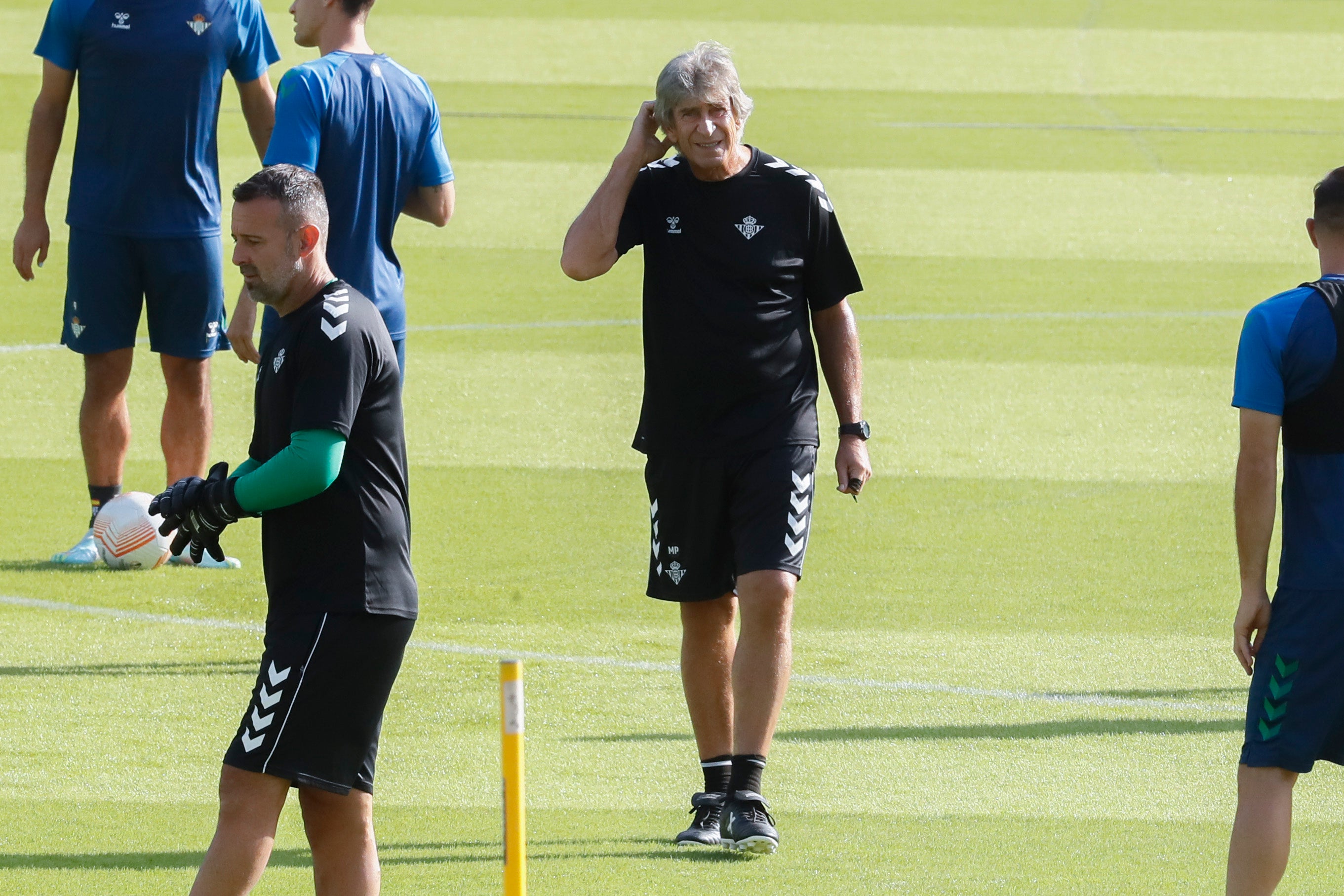 Pellegrini espera "tranquilidad y claridad" para superar al Espanyol Pellegrini espera "tranquilidad y claridad" para superar al Espanyol