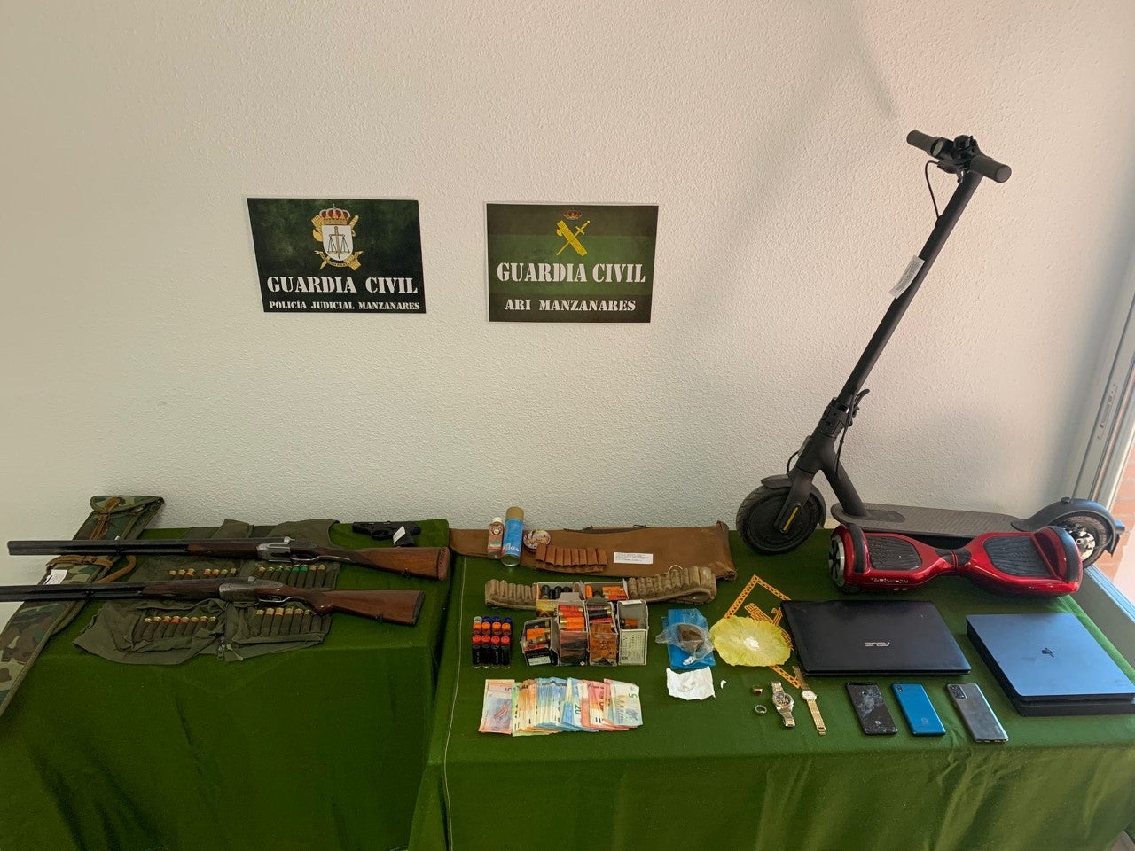 Cuatro detenidos en Manzanares por robo con fuerza, tenencia ilícita de armas y tráfico de drogas Cuatro detenidos en Manzanares por robo con fuerza, tenencia ilícita de armas y tráfico de drogas