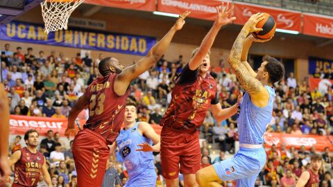 UCAM Murcia contra Río Breogán en el Palacio de los Deportes