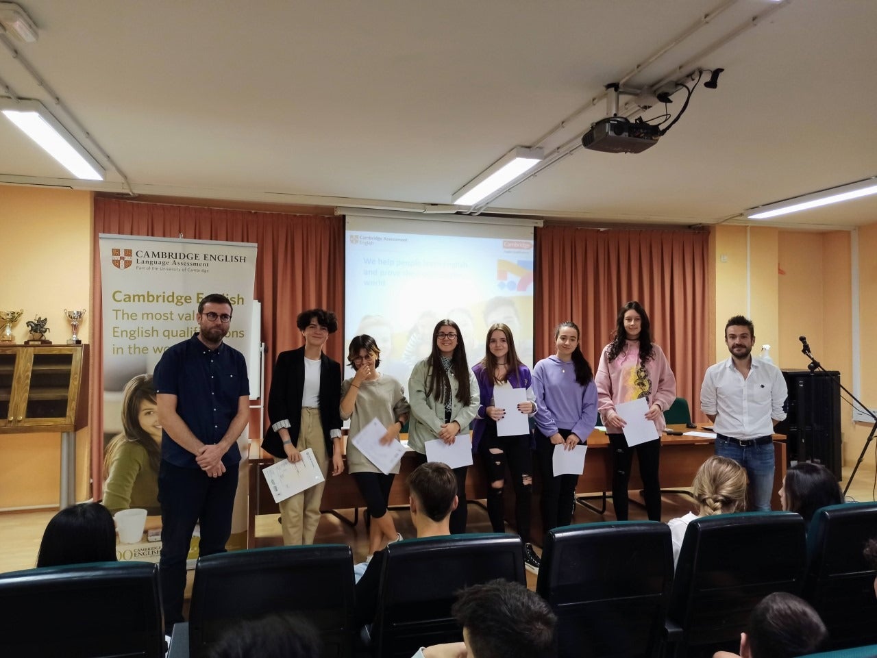 El Giner comienza el nuevo curso con homenajes y los proyectos de Erasmus + en marcha El Giner comienza el nuevo curso con homenajes y los proyectos de Erasmus + en marcha