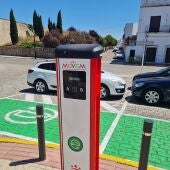 La Diputación de Badajoz pone en marcha un nuevo punto de recarga para vehículos eléctricos en Olivenza