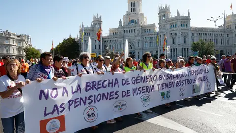 Miles de pensionistas piden en Madrid revalorizar las pensiones y los salarios con el IPC Miles de pensionistas piden en Madrid revalorizar las pensiones y los salarios con el IPC
