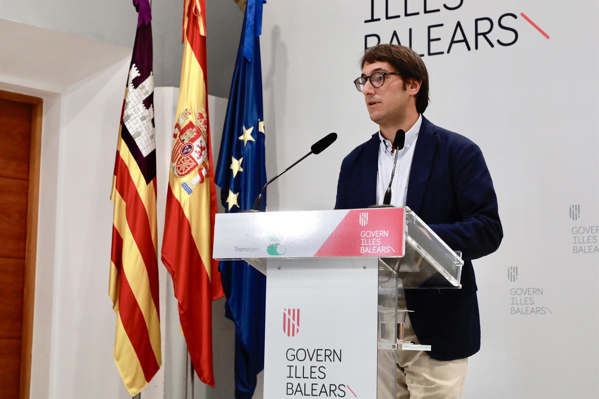 El Govern defiende que al frenar el crecimiento turístico, el aumento de población previsto por el INE no se cumplirá El Govern defiende que al frenar el crecimiento turístico, el aumento de población previsto por el INE no se cumplirá