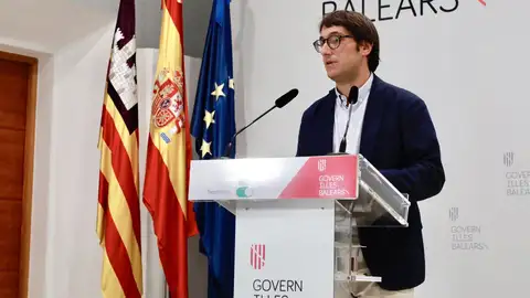 El Govern defiende que al frenar el crecimiento turístico, el aumento de población previsto por el INE no se cumplirá El Govern defiende que al frenar el crecimiento turístico, el aumento de población previsto por el INE no se cumplirá