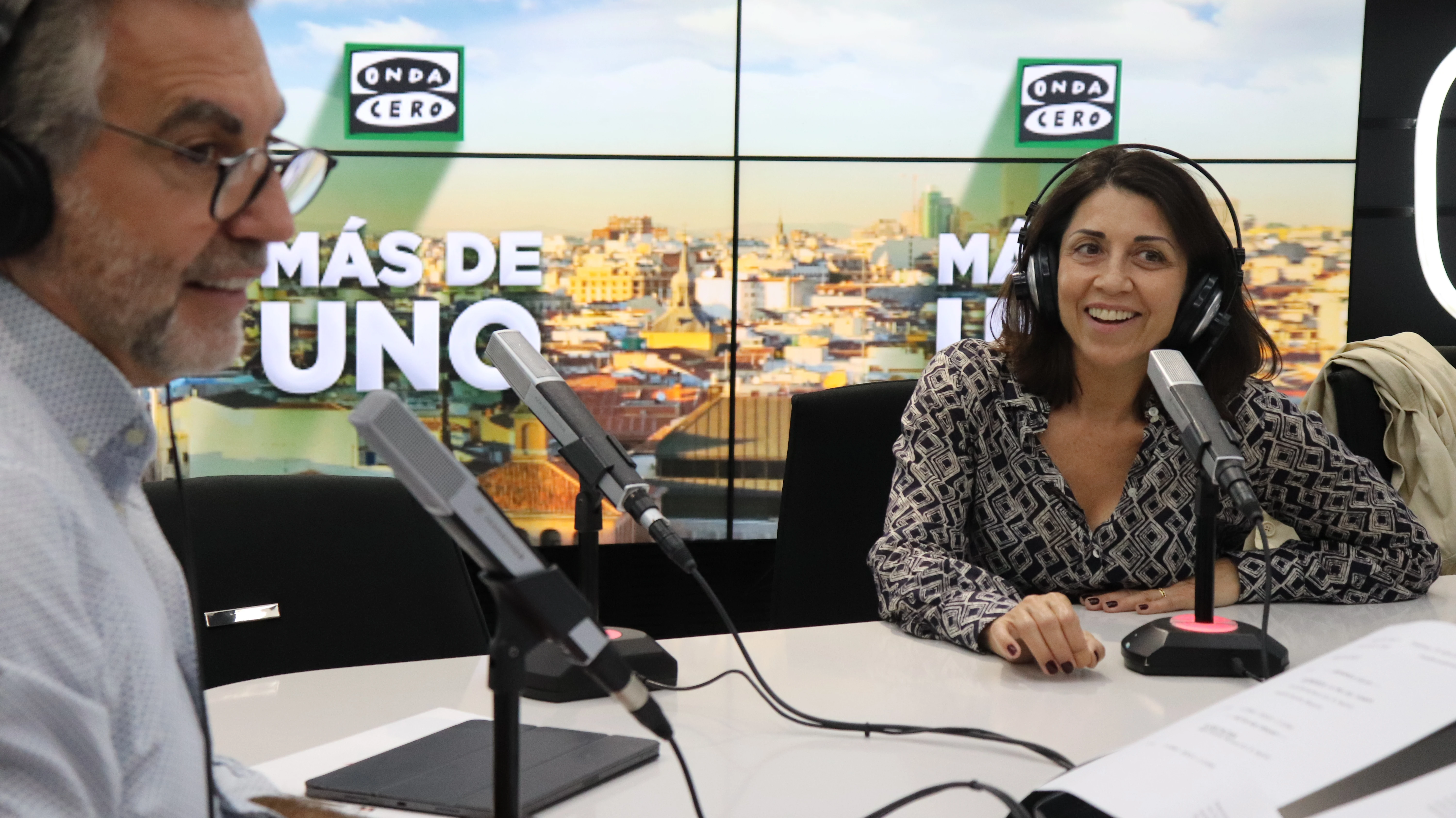 Alicia Borrachera en 'Más de uno' con Carlos Alsina Alicia Borrachera en 'Más de uno' con Carlos Alsina