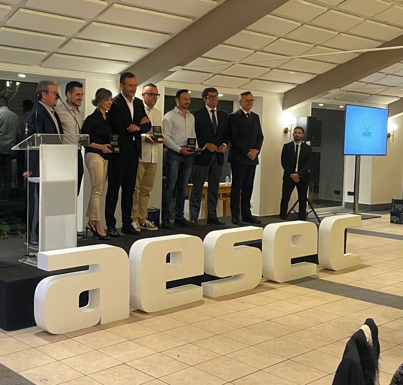 Ascensores Serki, mejor empresa del año en los premios anuales de AESEC Ascensores Serki, mejor empresa del año en los premios anuales de AESEC