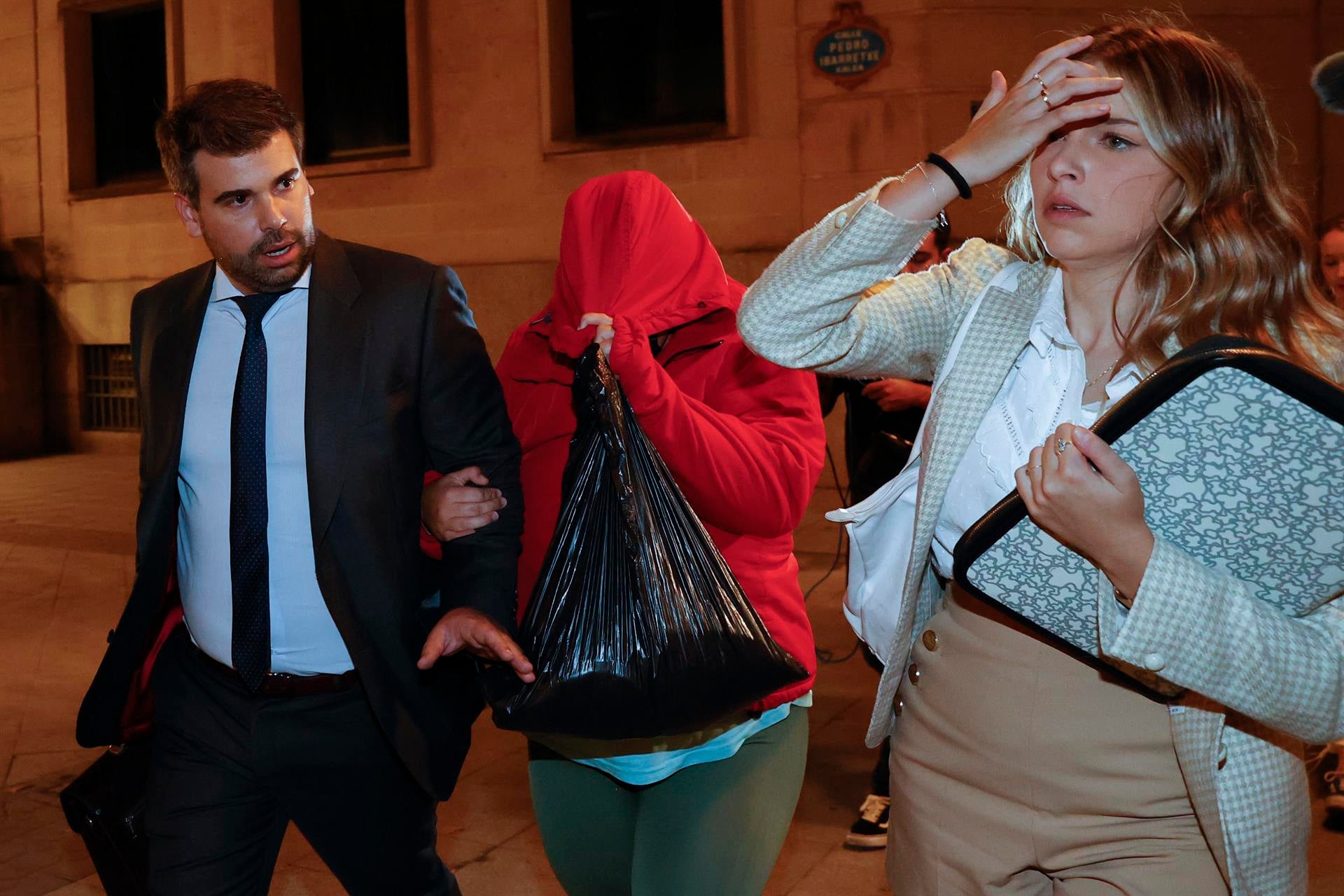 El juez deja en libertad provisional a la joven que secuestró a un bebé en Bilbao El juez deja en libertad provisional a la joven que secuestró a un bebé en Bilbao