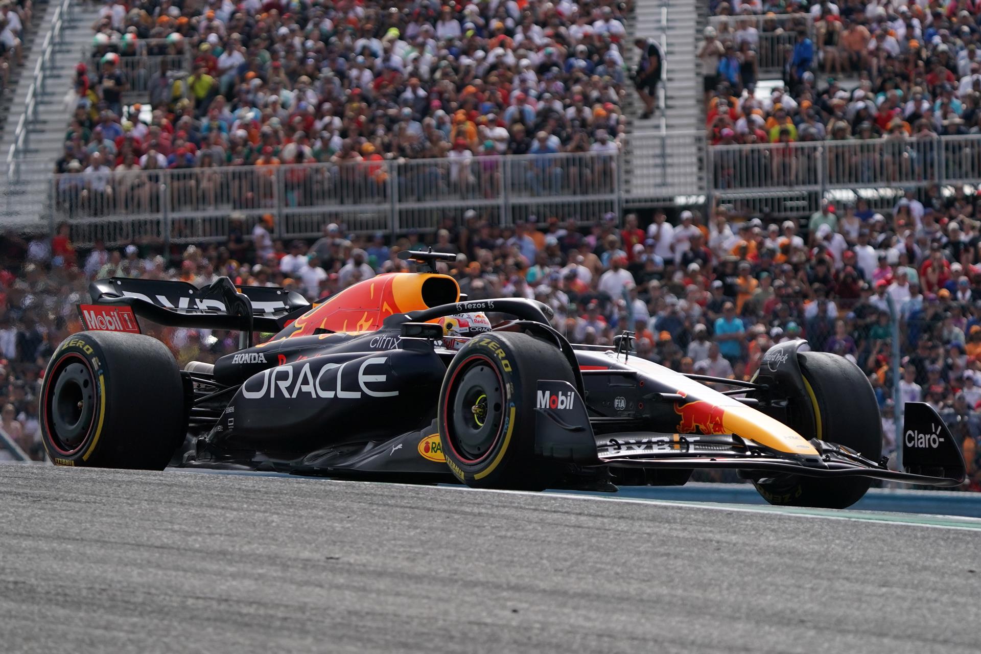 Verstappen gana el GP de Estados Unidos tras el abandono de Carlos Sainz y Alonso acaba séptimo Verstappen gana el GP de Estados Unidos tras el abandono de Carlos Sainz y Alonso acaba séptimo