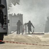 Equipos de emergencia en Kiev tras un ataque ruso