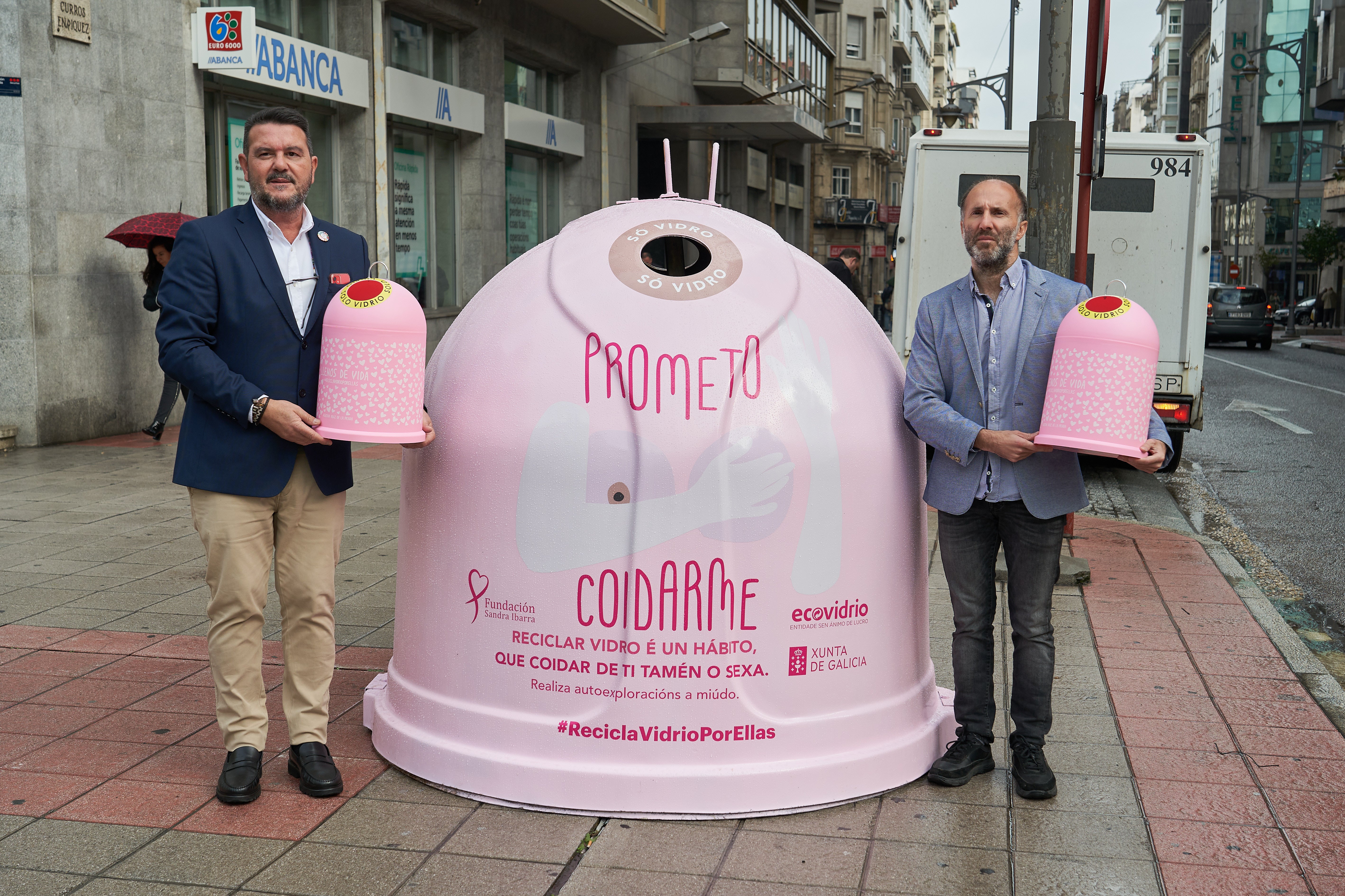 Ecovidrio e o Concello presentan a campaña solidaria ‘Recicla Vidro por elas Ecovidrio e o Concello presentan a campaña solidaria ‘Recicla Vidro por elas