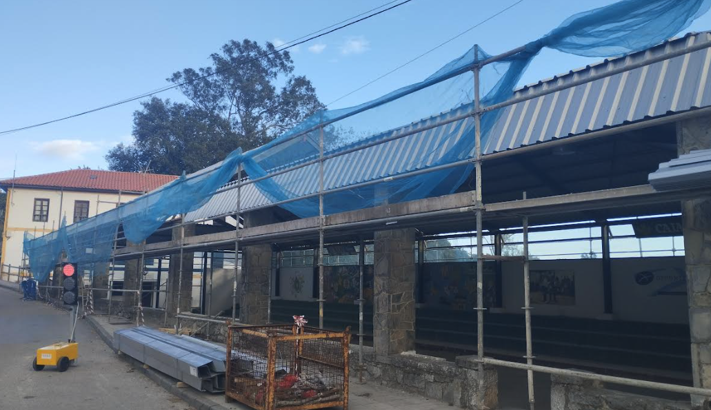 Comienzan las obras de renovación de la cubierta de la bolera de Porrúa Comienzan las obras de renovación de la cubierta de la bolera de Porrúa