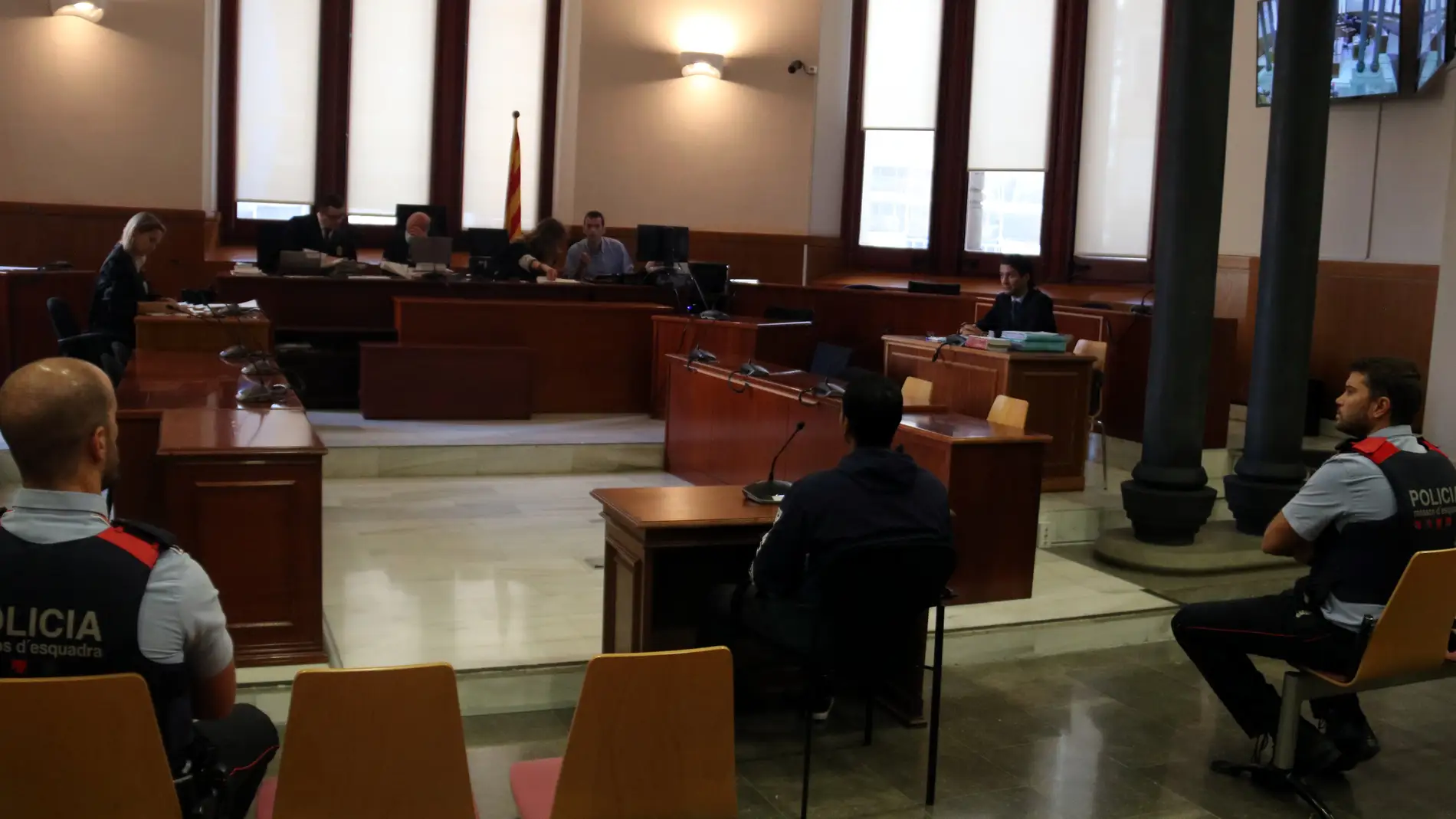 Suspendido hasta mañana el juicio a un falso repartidor que había agredido a varias mujeres en Barcelona